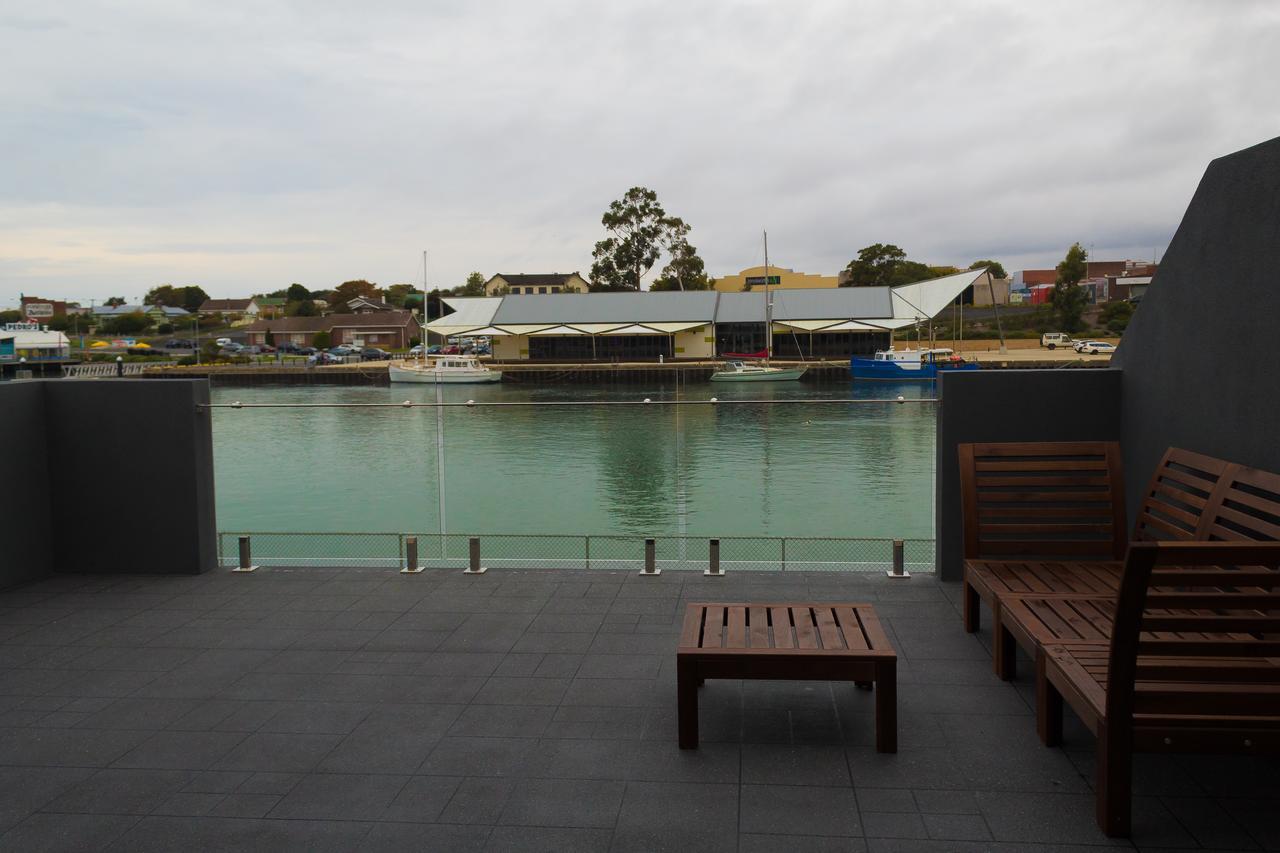 Ulverstone Waterfront Apartments Экстерьер фото